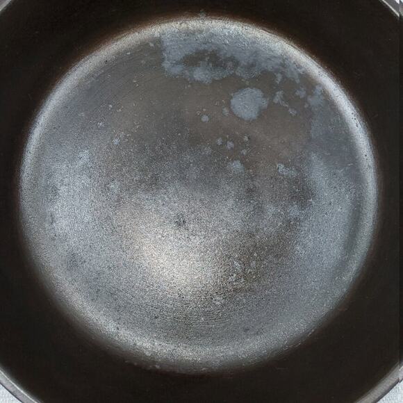 Vintage Unmarked #5 Wagner Cast Iron Skillet - Circa 1960's - Picture 3 of 9